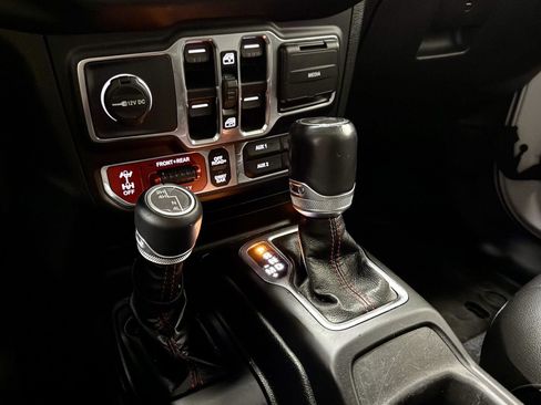 Used 2021 Jeep Wrangler Unlimited Rubicon AWD/4WD image 21