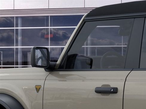 New 2025 Ford Bronco Badlands w/ Sasquatch Package AWD/4WD image 22