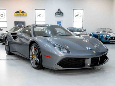 Used 2018 Ferrari 488 Spider image 13