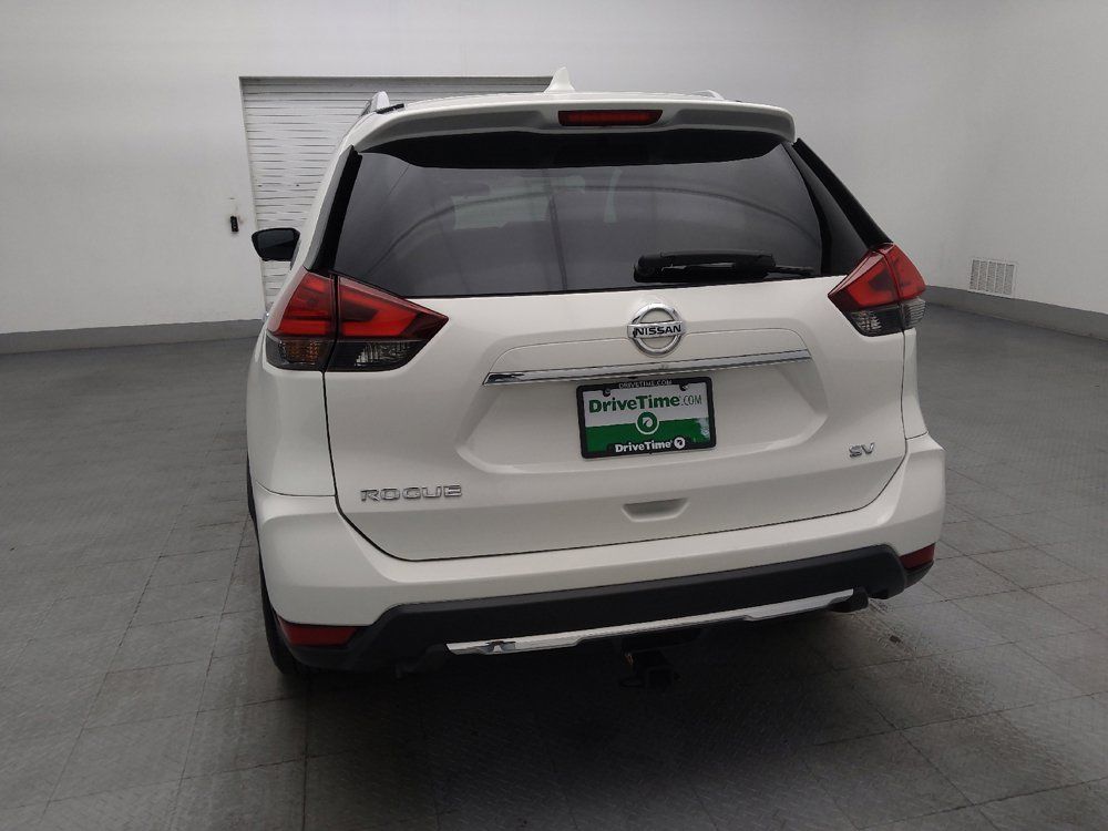 Used 2017 Nissan Rogue SV w/ SV Premium Package FWD image 6
