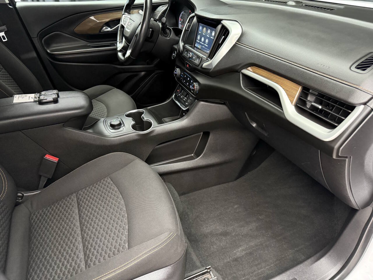 Used 2018 GMC Terrain SLE FWD image 25