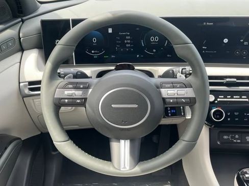 New 2025 Hyundai Tucson Limited image 24