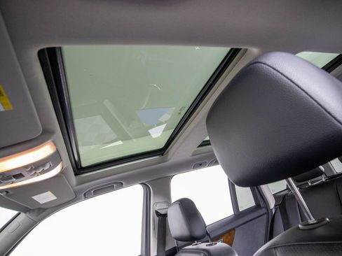 Used 2014 Mercedes-Benz GLK 350 2WD image 23