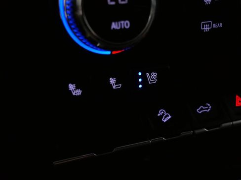 Used 2022 GMC Sierra 1500 AT4 w/ AT4 Preferred Package AWD/4WD image 23
