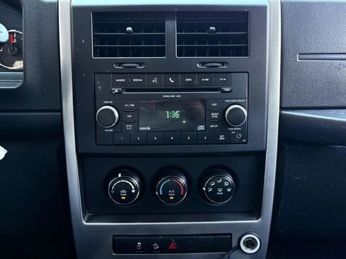 Used 2011 Jeep Liberty Sport image 25