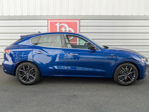 Used 2024 Maserati Levante GT Ultima image 48