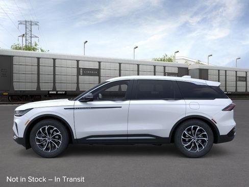 New 2026 Lincoln Nautilus Premier AWD/4WD image 3