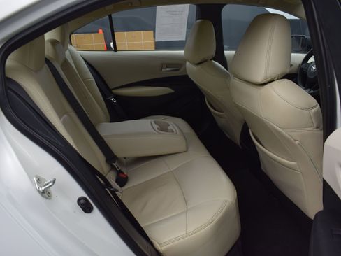 Used 2021 Toyota Corolla LE w/ Carpet Mat Package (TMS) image 11