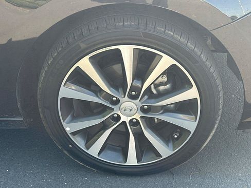 Used 2020 Hyundai Elantra GT FWD image 4