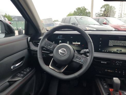 New 2026 Nissan Kicks SR image 8