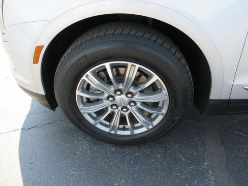 Used 2017 Cadillac XT5 Luxury w/ Driver Awareness Package AWD/4WD image 14