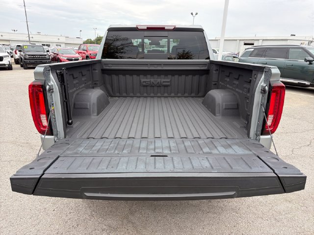 Used 2023 GMC Sierra 1500 SLT w/ SLT Premium Plus Package AWD/4WD image 29