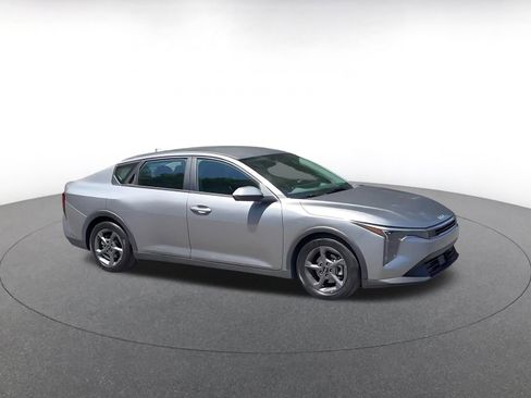 Used 2025 Kia K4 FWD image 2