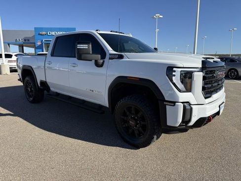 Used 2024 GMC Sierra 2500 AT4 w/ AT4 Preferred Package image 12