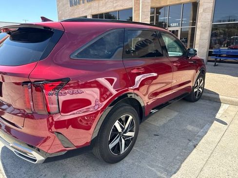 Certified 2023 Kia Sorento S w/ Panoramic Sunroof Package FWD image 4