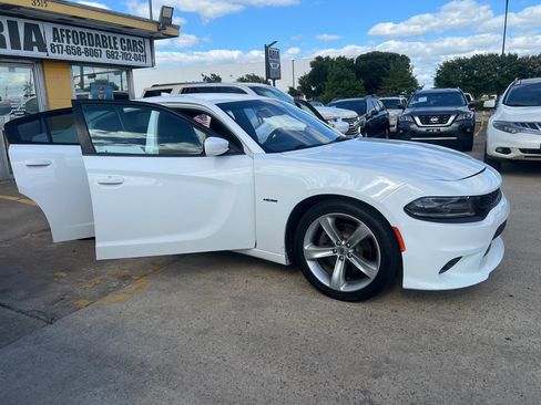 Used 2018 Dodge Charger R/T RWD image 7