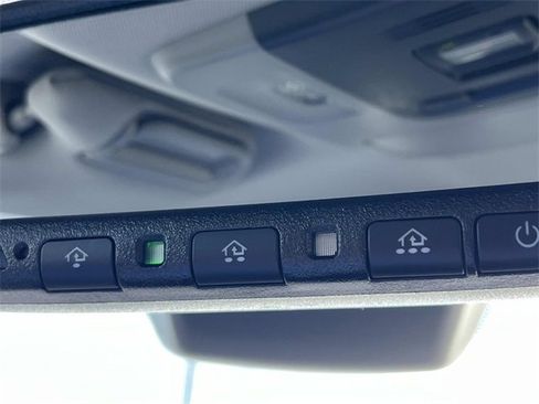 Used 2024 Toyota Camry SE image 30