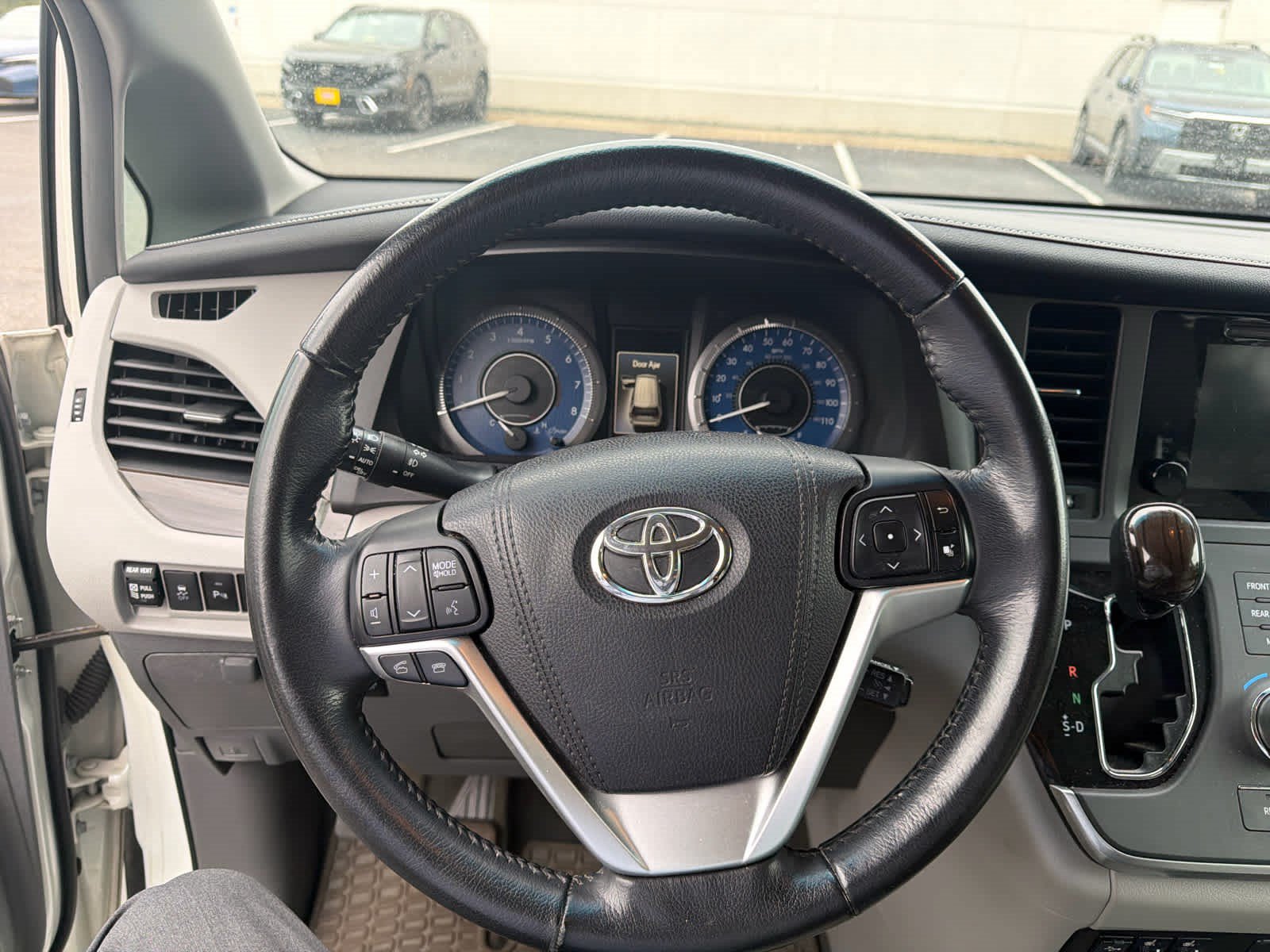 Used 2015 Toyota Sienna XLE Premium AWD/4WD image 26