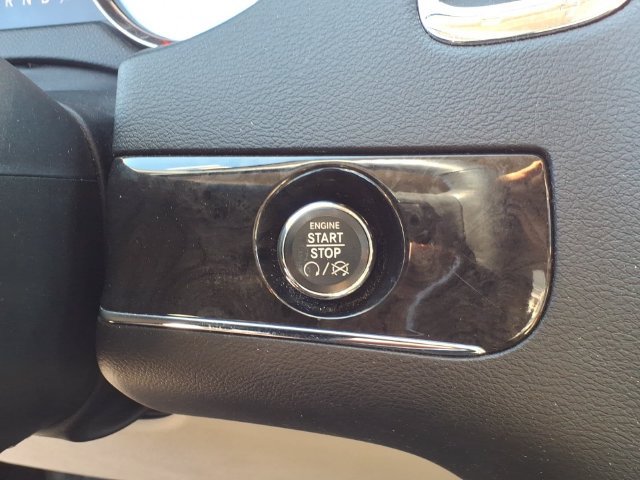 Used 2013 Chrysler Town & Country Touring-L w/ Driver Convenience Group FWD image 23