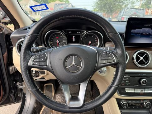 Used 2019 Mercedes-Benz GLA 250 w/ Convenience Package image 13
