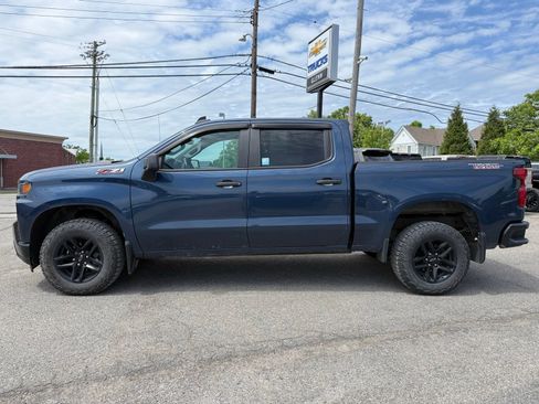 Used 2019 Chevrolet Silverado 1500 Custom Trail Boss w/ Custom Convenience Package AWD/4WD image 3