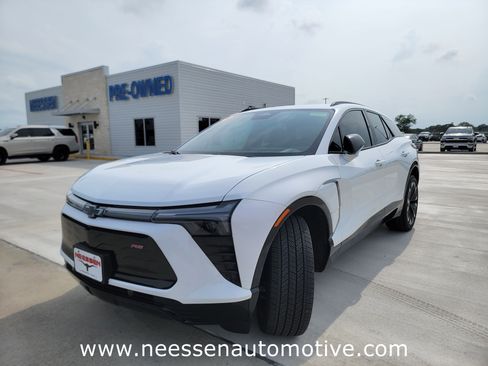 Used 2024 Chevrolet Blazer EV RS AWD/4WD image 3