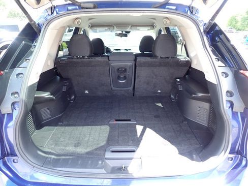 Used 2019 Nissan Rogue SV AWD/4WD image 7