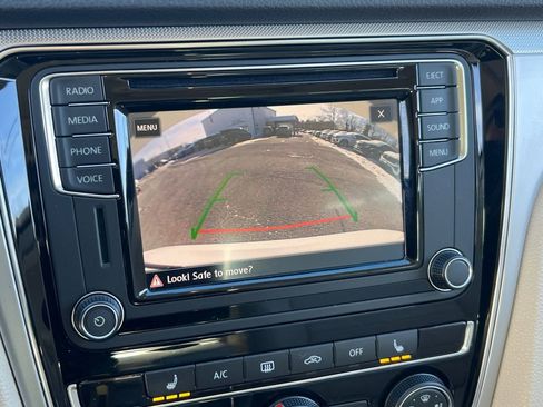 Used 2019 Volkswagen Passat 2.0T Wolfsburg image 23