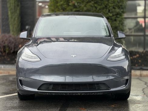 Used 2020 Tesla Model Y Long Range image 3