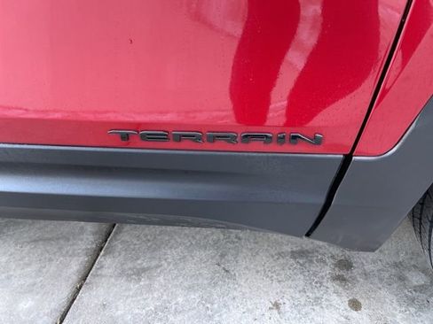 Used 2022 GMC Terrain SLT w/ Elevation Edition image 22