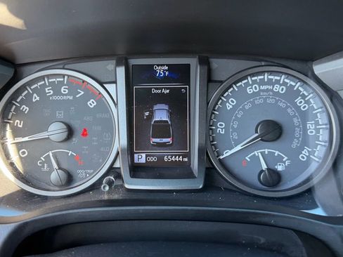 Certified 2022 Toyota Tacoma TRD Sport image 18