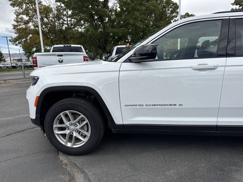 New 2025 Jeep Grand Cherokee Laredo X w/ Trailer Tow Package image 10