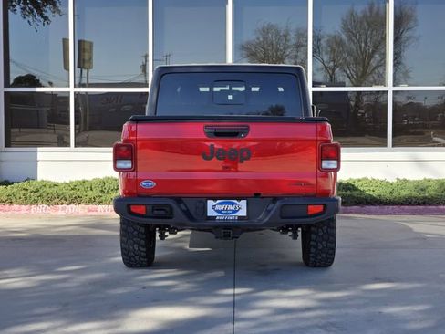 Certified 2022 Jeep Gladiator Sport image 6