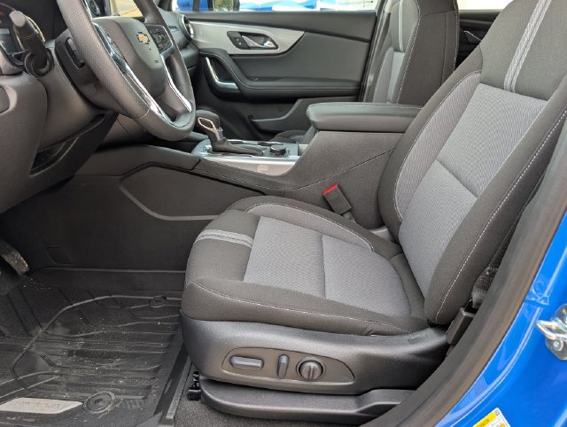 New 2026 Chevrolet Blazer LT w/ LPO, Floor Liner Package FWD image 9