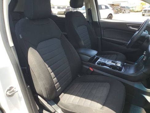Used 2020 Ford Edge SE FWD image 32
