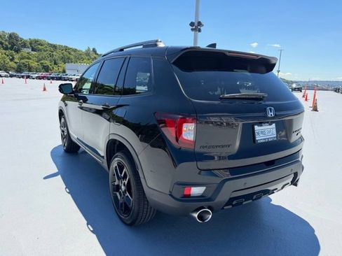 Certified 2024 Honda Passport Black Edition image 9