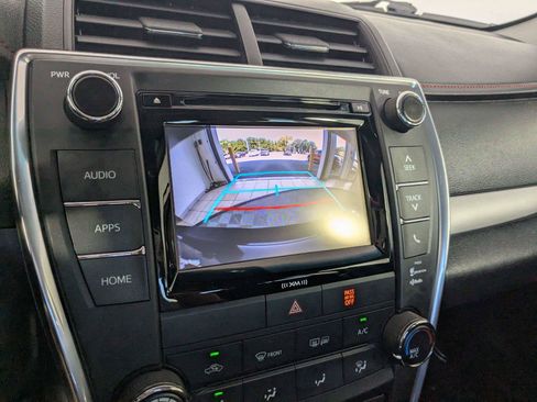 Used 2016 Toyota Camry SE FWD image 18