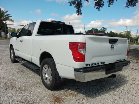 Used 2018 Nissan Titan SV AWD/4WD image 7