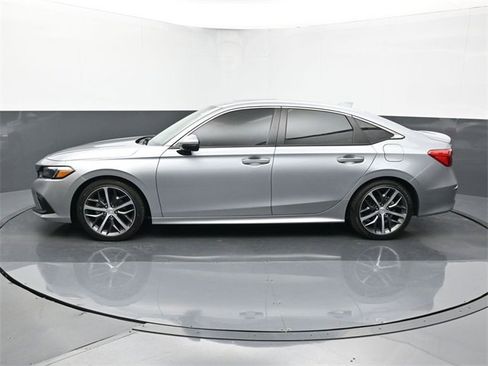 Used 2023 Honda Civic Touring image 2