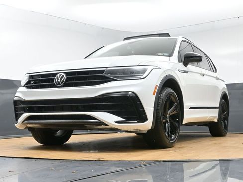 Used 2024 Volkswagen Tiguan SE R-Line AWD/4WD image 52