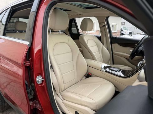 Used 2021 Mercedes-Benz GLC 300 GLC 300 image 9