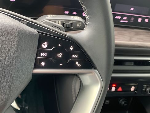 Certified 2025 Audi Q5 Premium Plus AWD/4WD image 17