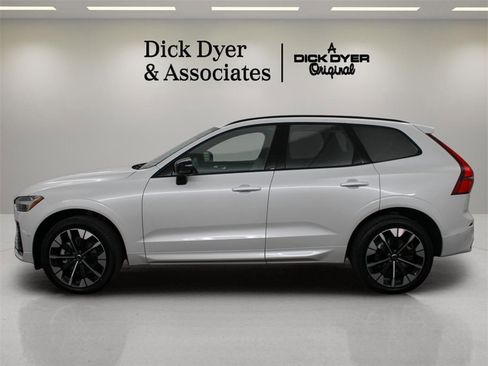 New 2026 Volvo XC60 B5 Plus w/ Protection Package Premier image 9