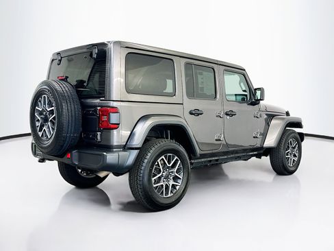 Used 2025 Jeep Wrangler Unlimited Sahara AWD/4WD image 9