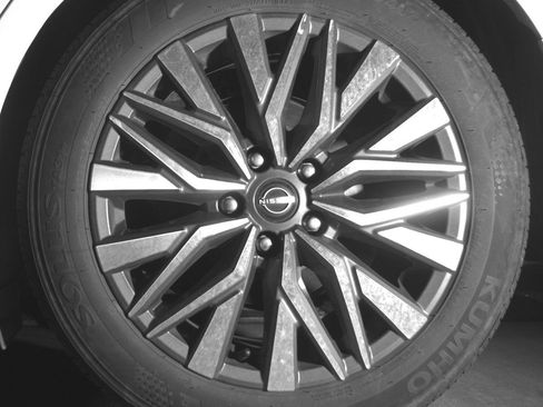 Used 2025 Nissan Altima 2.5 SV FWD image 11