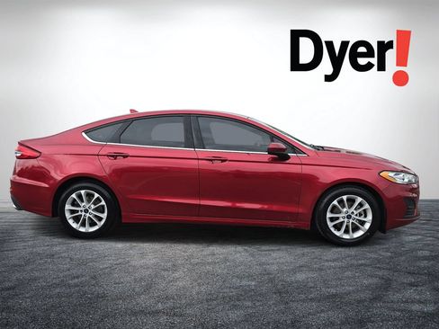 Used 2020 Ford Fusion SE FWD image 2
