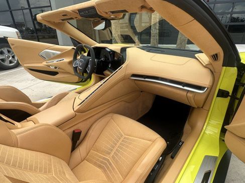 Used 2022 Chevrolet Corvette Stingray Premium Conv w/ Z51 Performance Package image 19