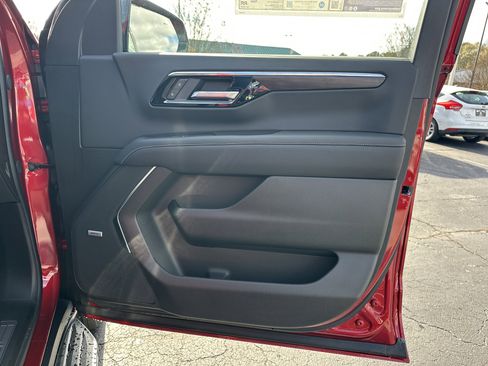 New 2026 Chevrolet Tahoe Premier image 16