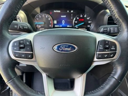 Used 2023 Ford Explorer XLT w/ Equipment Group 202A RWD image 14