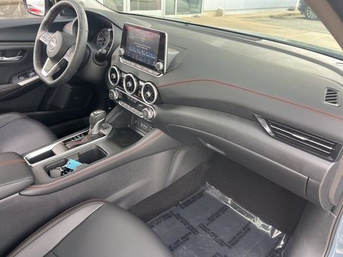 Used 2024 Nissan Sentra SR w/ SR Premium Package image 24